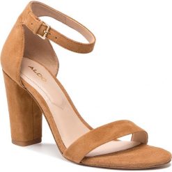 Sandały ALDO - Jerayclya 58985658 21. Pomarańczowe klapki damskie ALDO, bez wzorów, z zamszu, bez obcasa, na obcasie. Za 379,90 zł.