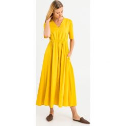SUKIENKA BAIRO Weekend Max Mara. Sukienki damskie Weekend Max Mara, m, bez wzorów, eleganckie, bez kołnierzyka, bez rękawów. Za 889,00 zł.