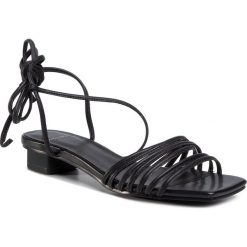 Sandały VAGABOND - Anni 4937-001-20 Black. Czarne klapki damskie Vagabond, bez wzorów, ze skóry, bez obcasa, na obcasie. Za 339,00 zł.