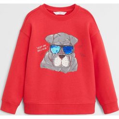 Mango Kids - Bluza dziecięca Siete 110-164 cm. Czerwone bluzy chłopięce Mango Kids, z nadrukiem, z bawełny, bez rękawów, bez kaptura. Za 59,90 zł.
