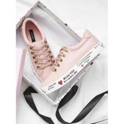 Różowe Buty Sportowe Surrender. Czerwone buty sportowe damskie vices. Za 79,99 zł.