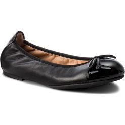 Baleriny UNISA - Auto F18 Ag Black Agnello Ss. Czarne baleriny damskie Unisa, bez wzorów, ze skóry, klasyczne, bez obcasa, na płaskiej podeszwie. W wyprzedaży za 279,00 zł.
