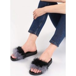 Czarne Klapki Pleasing. Czarne chodaki damskie vices, z materiału, na platformie. Za 49,99 zł.