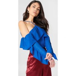 NA-KD Boho Bluzka z falbanką na rękawach - Blue. Niebieskie bluzki damskie marki NA-KD Boho, z aplikacjami, z poliesteru, boho, z falbankami, bez rękawów. W wyprzedaży za 24,38 zł.