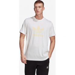 Adidas Originals Koszulka Biały. Białe podkoszulki męskie adidas Originals, s, z nadrukiem, z bawełny, bez kołnierzyka, z krótkim rękawem, krótkie. Za 111,95 zł.