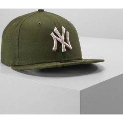 Czapki męskie: New Era LEAGUE ESSENTIAL 9FIFTY Czapka z daszkiem rifle green/stone