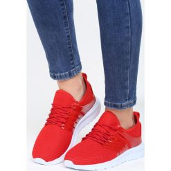 Czerwone Buty Sportowe Stories. Czerwone buty sportowe damskie marki KALENJI, z gumy. Za 69,99 zł.