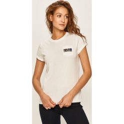 Karl Lagerfeld - T-shirt. Białe bluzki damskie KARL LAGERFELD, s, z nadrukiem, z bawełny, casualowe, z okrągłym kołnierzem. Za 369,90 zł.