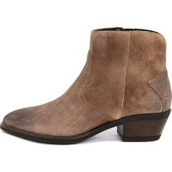 Skórzane botki w kolorze jasnobrązowym. Pomarańczowe botki damskie Bluetag, Gusto, ze skóry, bez obcasa, bez zapięcia. W wyprzedaży za 276,95 zł.