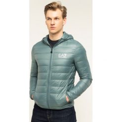 Kurtka puchowa EA7 Emporio Armani 8NPB02 PN29Z 1859. Zielone kurtki męskie EA7 Emporio Armani, xxl, bez wzorów, z puchu, bez kaptura. W wyprzedaży za 579,00 zł.