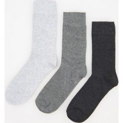 Skarpety 3 pack - Szary. Skarpetki męskie Reserved. Za 19,99 zł.