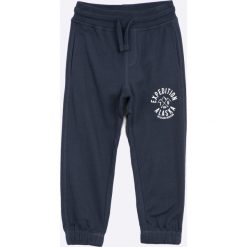 Blukids - Spodnie dziecięce 98-128 cm. Szare spodnie chłopięce marki Blukids, z bawełny. W wyprzedaży za 39,90 zł.
