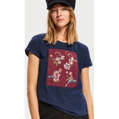 T-shirt z nadrukiem - Granatowy. Niebieskie t-shirty damskie Reserved, l, z nadrukiem. Za 29,99 zł.