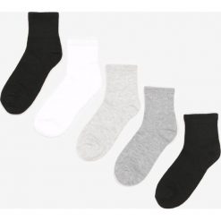 5-pack Mix kolorów Skarpety Orinnessa. Skarpetki damskie Born2be, bez wzorów. Za 19,99 zł.