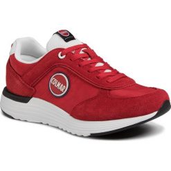Sneakersy COLMAR - Travis X-1 Bold 008 Red. Czerwone sneakersy męskie Colmar, bez wzorów, z zamszu, klasyczne, bez zapięcia. W wyprzedaży za 429,00 zł.