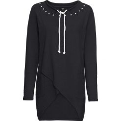 Shirt z założeniem kopertowym bonprix czarno-biały z nadrukiem. Czarne koszulki damskie marki bonprix, z nadrukiem, bez kołnierzyka, bez rękawów. Za 59,99 zł.