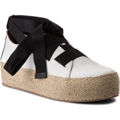 Espadryle KAZAR - Misty 32311-01-28 Black/White. Białe espadryle damskie na koturnie Kazar, bez wzorów, ze skóry, sportowe, na wysokim obcasie, na sznurówki. W wyprzedaży za 299,00 zł.