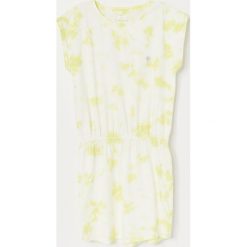 Koszula nocna z efektem tie-dye - Żółty. Żółte koszule nocne damskie Reserved, bez wzorów, bez kołnierzyka, bez rękawów. W wyprzedaży za 19,99 zł.