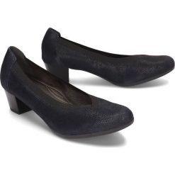 COMFORTABEL 730399-5 ocean, czółenka damskie. Czółenka damskie Comfortabel, bez wzorów, ze skóry, bez obcasa. Za 299,90 zł.