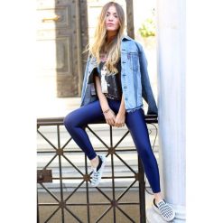 Damskie legginsy BESIE NAVY. Niebieskie legginsy sportowe damskie Damskie legginsy BESIE NAVY, s, bez wzorów. W wyprzedaży za 39,00 zł.