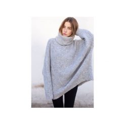 ROLL NECK JUMPER IN GREY. Szare swetry damskie The Hive, bez wzorów, bez rękawów, bez kaptura. Za 199,00 zł.