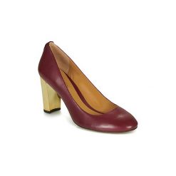 Czółenka Lauren Ralph Lauren 802688958-004. Czerwone czółenka damskie Lauren Ralph Lauren, bez wzorów, bez obcasa. W wyprzedaży za 341,40 zł.