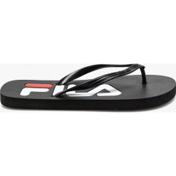 Fila - Japonki. Czarne klapki damskie Fila, bez wzorów, z gumy, bez obcasa, na płaskiej podeszwie. Za 49,90 zł.