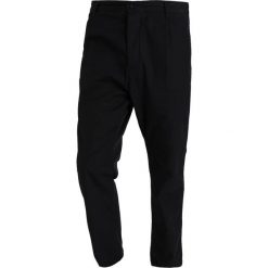 Chinosy męskie: Carhartt WIP GERALD Chinosy black rinsed