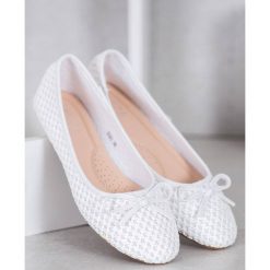 Plecione baleriny. Baleriny damskie SMALL SWAN, bez wzorów, bez obcasa. W wyprzedaży za 49,90 zł.