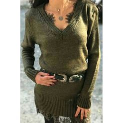 Tunika ARYA KHAKI. Brązowe tuniki damskie Tunika ARYA KHAKI, uniwersalny, bez wzorów, bez kołnierzyka, bez rękawów. W wyprzedaży za 69,00 zł.