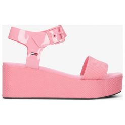 Tommy Hilfiger Denia 2C Material Mix Flatform Sandal buty damskie, różowy, rozmiar 38. Różowe koturny damskie TOMMY HILFIGER, na wysokim obcasie, na platformie, z paskami. W wyprzedaży za 237,99 zł.