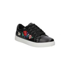 Trampki damskie slip on: Buty Casu Trampki czarne haftowane sznurowane 702