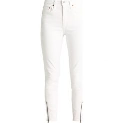 Levi's® 721 HR SKINNY ALTERD ZIP Jeans Skinny Fit seeing white. Białe jeansy damskie marki Levi's®. W wyprzedaży za 359,20 zł.