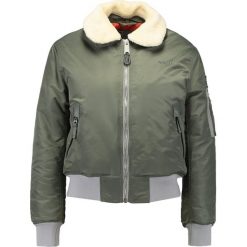 Schott NYC PILOTE Kurtka Bomber sage kaki. Zielone bomberki damskie marki Schott NYC, s, z materiału. W wyprzedaży za 509,40 zł.