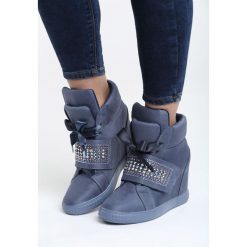 Niebieskie Sneakersy Stop Me Now. Niebieskie koturny damskie Born2be, na wysokim obcasie, z paskami. Za 119,99 zł.