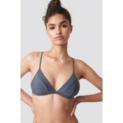 NA-KD Swimwear Trójkątna góra bikini - Grey. Szare bikini NA-KD Swimwear. Za 40,95 zł.