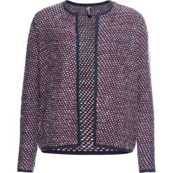 Sweter bez zapięcia bonprix ciemnoniebiesko-czerwono-biały. Niebieskie swetry damskie bonprix, bez wzorów, bez rękawów, bez kaptura. Za 109,99 zł.