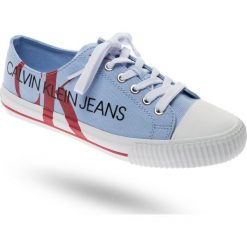 TRAMPKI DEMIANNE Calvin Klein Jeans. Niebieskie trampki i tenisówki damskie Calvin Klein Jeans, z nadrukiem, z jeansu, na sznurówki. Za 287,40 zł.