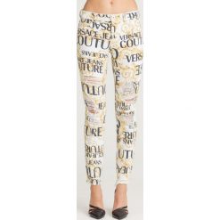 JEANSY SLIM FIT Versace Jeans Couture. Żółte jeansy damskie Versace Jeans Couture, z aplikacjami, z elastanu. Za 1569,00 zł.