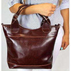 Torebka skórzana elegancki kuferek DAN-A T195 koniakowa - koniak. Kuferki damskie DAN-A, bez wzorów, ze skóry, eleganckie, bez dodatków. Za 289,99 zł.