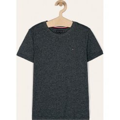 Tommy Hilfiger - T-shirt dziecięcy 110-176 cm. Niebieskie t-shirty chłopięce TOMMY HILFIGER, bez wzorów, z bawełny, bez rękawów. W wyprzedaży za 99,90 zł.