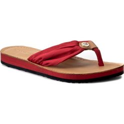 Japonki TOMMY HILFIGER - Leather Footbed Beach Sandal FW0FW00475 Tango Red 611. Czerwone klapki damskie TOMMY HILFIGER, w paski, ze skóry, bez obcasa. W wyprzedaży za 139,00 zł.