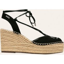 Karl Lagerfeld - Espadryle. Białe koturny damskie KARL LAGERFELD, z okrągłym noskiem, bez obcasa, na obcasie, na sznurówki. W wyprzedaży za 549,90 zł.