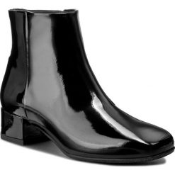 Botki GINO ROSSI - Ami DBH096-S92-0600-9900-0 99. Czarne botki damskie na obcasie marki Gino Rossi, z lakierowanej skóry. W wyprzedaży za 249,00 zł.