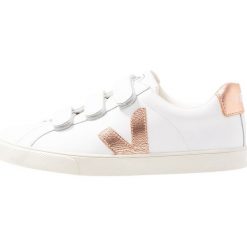 Veja 3LOCK Sneakersy niskie extrawhite/venus. Białe trampki i tenisówki damskie marki Veja, bez wzorów, ze skóry, bez zapięcia. Za 459,00 zł.