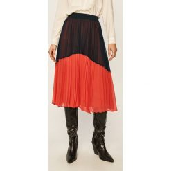 Pepe Jeans - Spódnica Beli. Niebieskie spódniczki damskie Pepe Jeans, na co dzień, s, bez wzorów, z poliesteru, casualowe, midi, proste. W wyprzedaży za 269,90 zł.