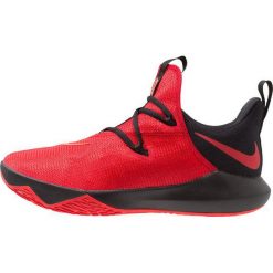 Nike Performance ZOOM SHIFT 2 Obuwie do koszykówki university red/black/bright crimson. Czerwone buty sportowe męskie marki Nike Performance, z materiału. Za 419,00 zł.