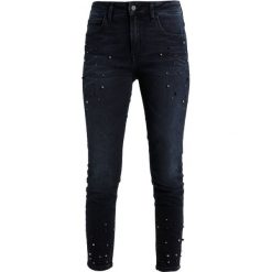 Mavi TESS Jeansy Slim Fit dark blue. Niebieskie rurki damskie marki Mavi. Za 339,00 zł.