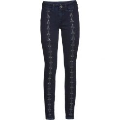 Dżinsy SKINNY ze sznurowaniem bonprix ciemny denim. Niebieskie rurki damskie bonprix, z denimu. Za 69,99 zł.