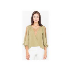 Bluzka M485 Oliwka. Zielone bluzki damskie FIGL, m, w paski, z tkaniny, bez kołnierzyka, bez rękawów. Za 129,00 zł.